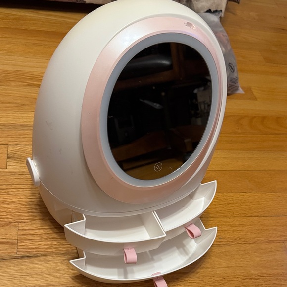 Other - Oval Lighted Vanity Mirror Organizer in White & Soft Pink